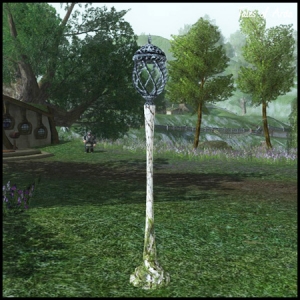 Lórien Lantern Post